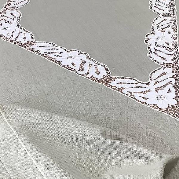 Beyaz İş Detaylı Masa Örtüsü - 160*260 cm